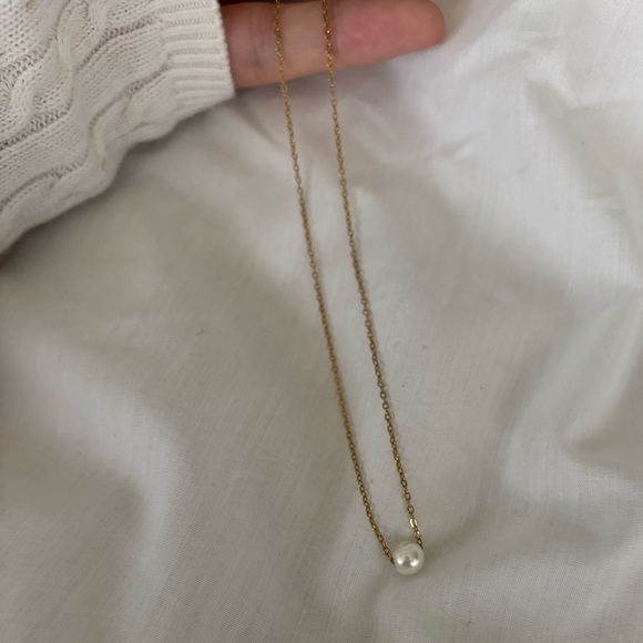 Stainless Steel Gold Necklace with Fake Pearl - Picture 2 of 3